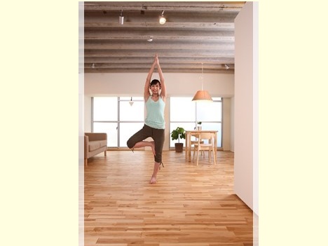 片足立ち(木のポーズ)